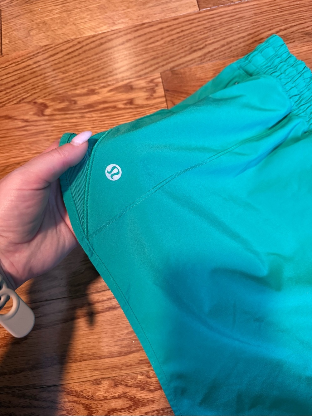 Lululemon hotty hot shorts - Picture 3 of 4